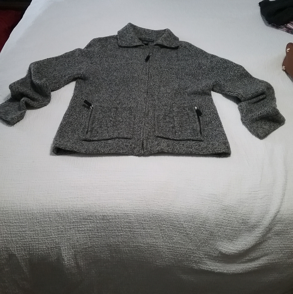 Collard Zip-up Sweater